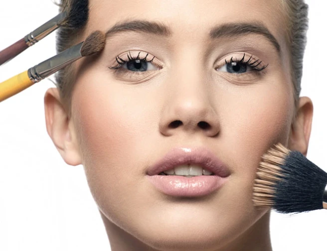 Super krycí make-up: Umíte s ním zacházet?