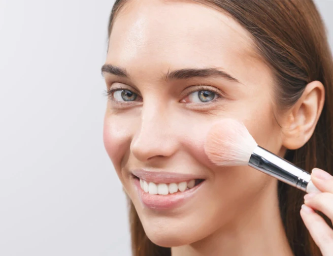 Make-up akademie: Jak nanášet bronzer krok za krokem