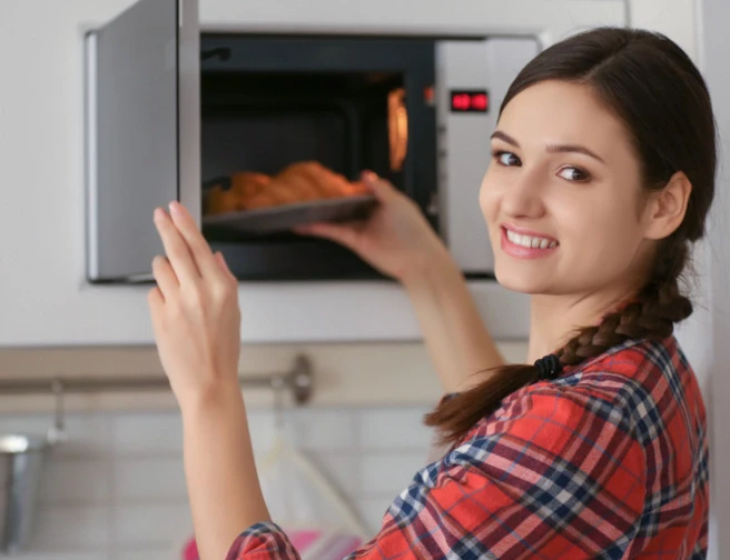 Znáte potraviny, které neohřívat v mikrovlnce?