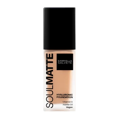 Gabriella Salvete make-up Soulmatte foundation 04