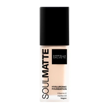 Gabriella Salvete make-up Soulmatte foundation 02