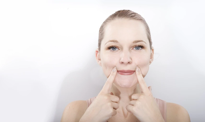 Obličejová jóga: Domácí lifting, který funguje hlavní banner