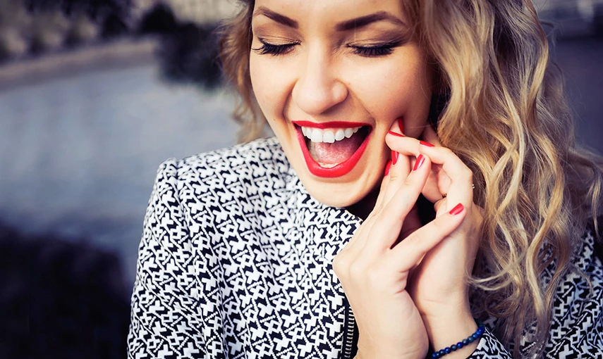 Zdravé zuby a perfektní líčení: Dokonalý make-up pro vaše rty hlavní banner