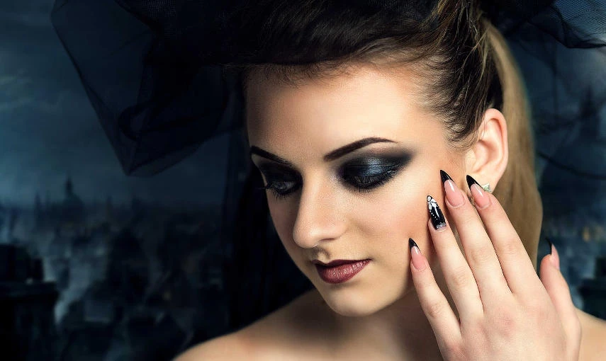 Halloweenské nehty: Dotáhněte svůj děsivý outfit hlavní banner