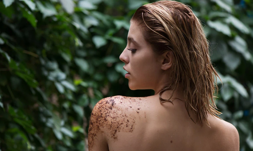 Pomůže peeling udržet opálení? hlavní banner