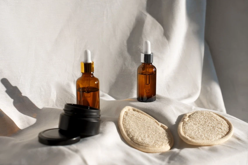 Skincare minimalismus: Efektivní rutina s minimem produktů hlavní banner