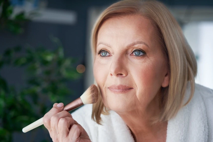 Jak nanášet make-up, aby nezvýrazňoval vrásky? hlavní banner